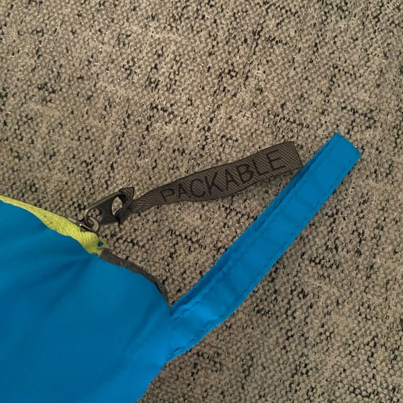 Eddie Bauer, lightweight nylon/polyester, packable, windbreaker. - Picture 10 of 11